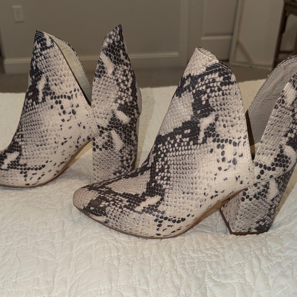 Steve Madden Snake-Print Women's Cutout Ankle Boots - Picture 6 of 9